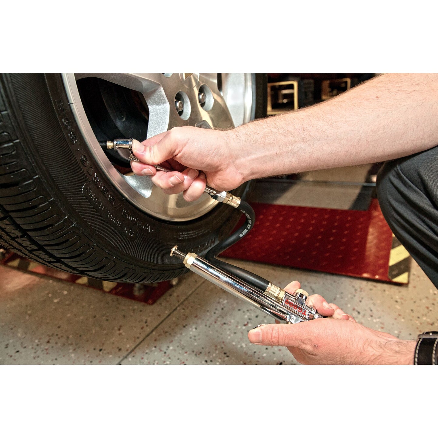 Jauge de gonflage avec mandrin à double pied